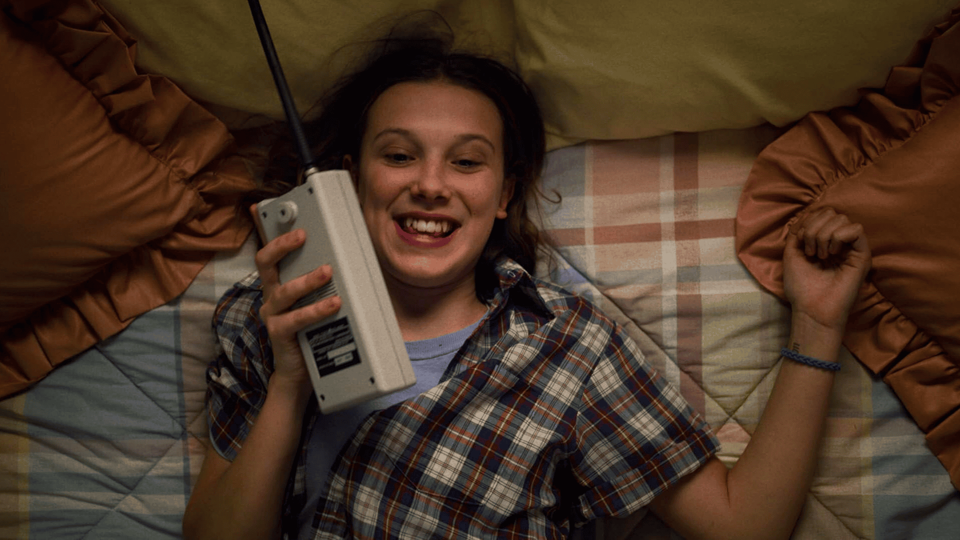 Millie Bobby Brown Once Delayed A Stranger Things Shoot By 45 Minutes Due To Glitter - Stranger Things Millie Bobby Brown Delay